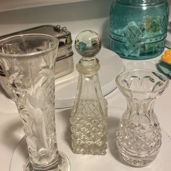 Pfaltzgraff Small Crystal Bud Vase and Two Pressed Gass Glass Decanter and vase - Picture 5 of 5